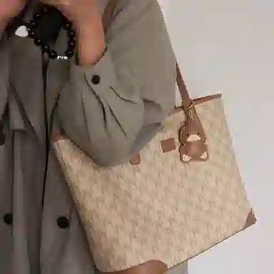NUCELLE PVC Tote