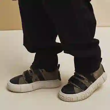 Palladium Skate