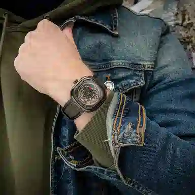 SEVENFRIDAY T 45.6mm T304