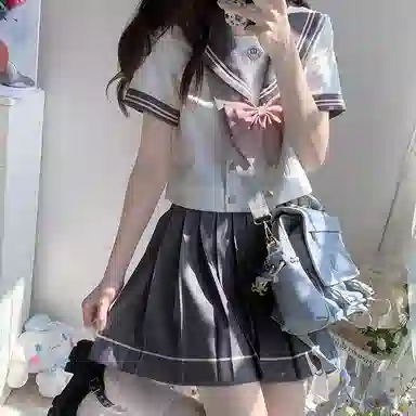 东鲸岁时记 纯色翻领短袖上衣短款百褶半身裙制服套装礼盒装 女款