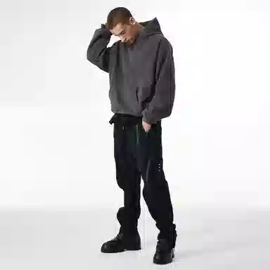 11ESTRANGER ASTRANGER