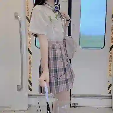 东鲸岁时记 日系格纹百褶半身裙 女款