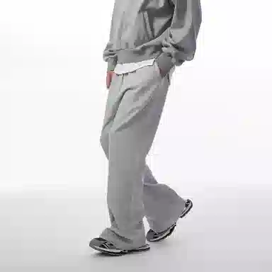 11ESTRANGER ASTRANGER