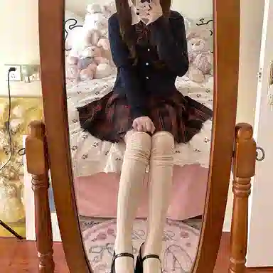 东鲸岁时记  格纹短款百褶半身裙 红皇后格裙