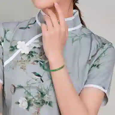 梦金园 细圆条青绿色清新淡雅叮当镯 冰透半山半水新中式国潮风  玛瑙 手镯 女款