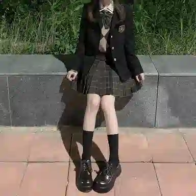 东鲸岁时记 纯色翻领西装外套格子短款百褶裙制服套装 女款