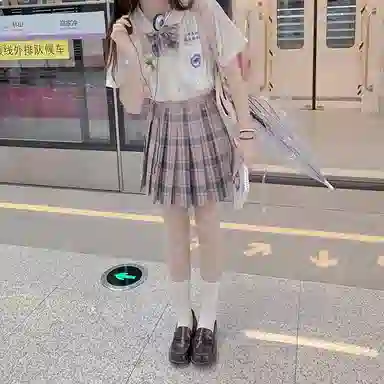 东鲸岁时记 日系格纹百褶半身裙 女款