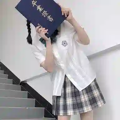 东鲸岁时记 刺绣印花单排多扣直筒短袖 樱川衬衫 女款