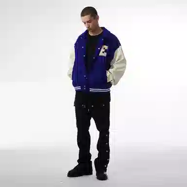 11ESTRANGER ASTRANGER