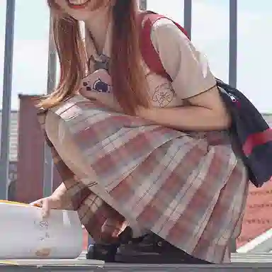 东鲸岁时记 格子制服百褶半身裙 女款