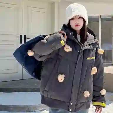 13 DEMARZO Shaking Light Plush Down Jacket