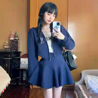 东鲸岁时记 字母印花休闲制服套装 女款