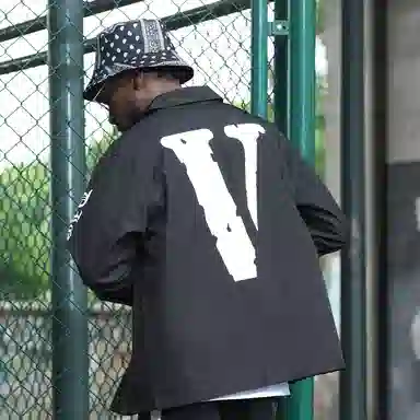 VLONE VLogo