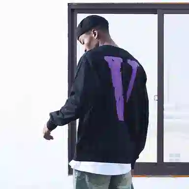 VLONE logo Crewneck Logo
