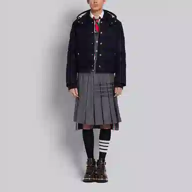 THOM BROWNE V