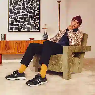 New Balance 2002R Black