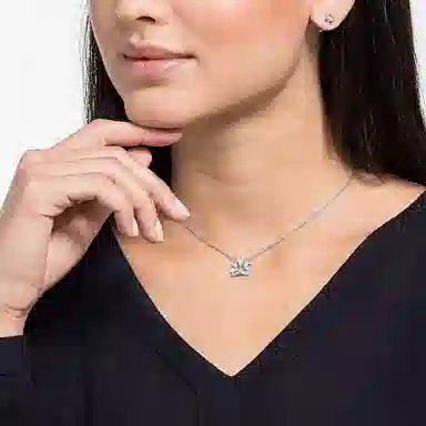 Swarovski Bee A Queen