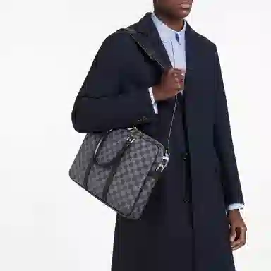 Louis Vuitton Porte-documents Voyage Black