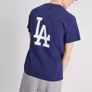 MLB T