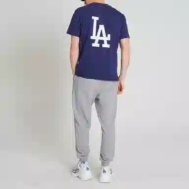 MLB T