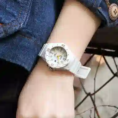 CASIO YOUTH LRW-200H-7E2