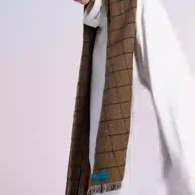 UNVESNO Plaid Tassel Scarf