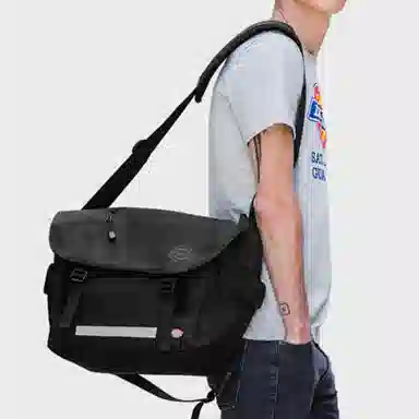 Dickies 3M Reflective Logo Messenger Bag Black