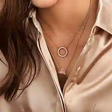 Pandora Shimmering Carriage Necklace