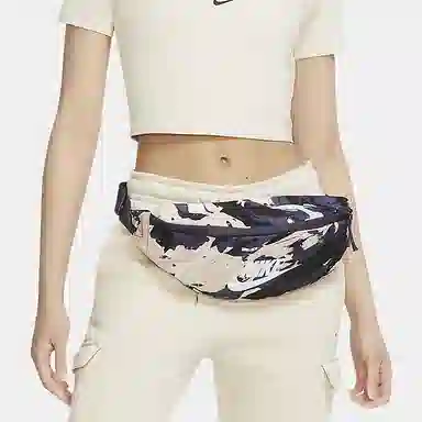 Nike SportswearHeritage