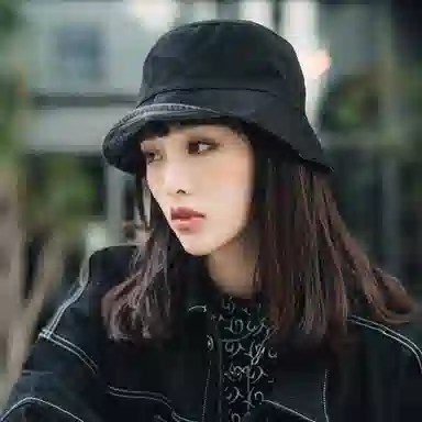 Xotic Reflective Paisley