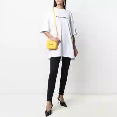 Balenciaga SS21 T