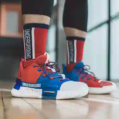 Peak Taichi Flash Red Blue