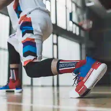 Peak Taichi Flash Red Blue