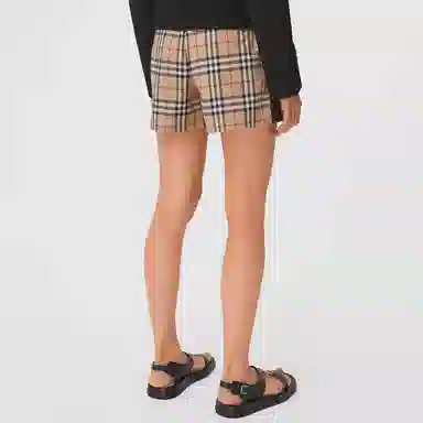Burberry Shorts Beige