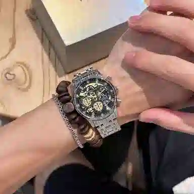 博之轮 商务时尚三眼六针 昼夜轮盘 日历防水 荧光指针 不锈钢表带 石英机芯 国表 男表 黑金黑色表盘 蝴蝶扣 石英表