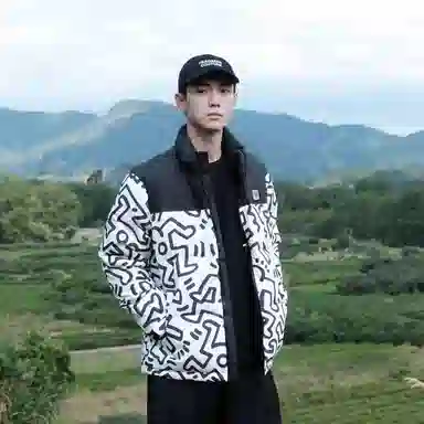x Keith Haring 90logo