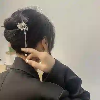 零界 铃兰花流苏簪子新中式繁花坠露古风高级感优雅发钗 合金 发簪 女款