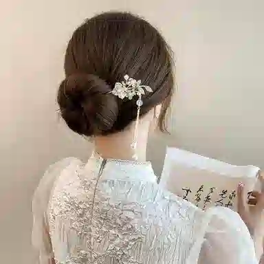 零界 铃兰花流苏簪子新中式繁花坠露古风高级感优雅发钗 合金 发簪 女款