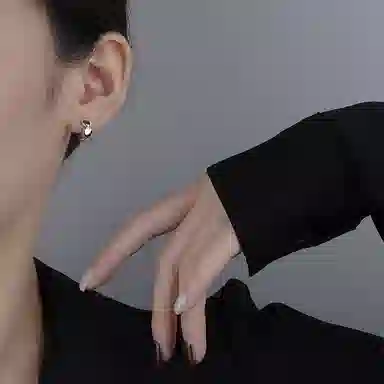 999