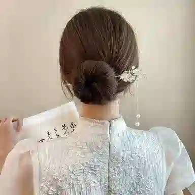 零界 铃兰花流苏簪子新中式繁花坠露古风高级感优雅发钗 合金 发簪 女款