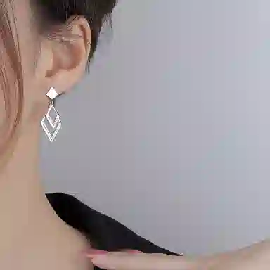 S999