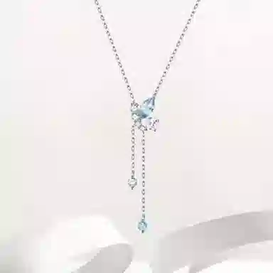 梦幻流苏蝴蝶玄学 克兰茜 甜美气质小众设计感锁骨链 浪漫百搭通勤风配饰 三秒心动告白玫瑰礼盒 铜 项链 女款