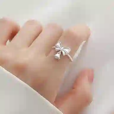 克拉日记 蝴蝶结铃兰花百搭指环小众高级感轻奢开口食指戒对戒国潮风招财平安好运 合金 戒指 女款