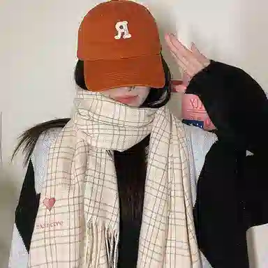 千桐 爱心刺绣格纹 甜美复古保暖流苏 聚酯纤维 绒线围巾 男女同款情侣款
