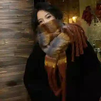 纳兰杜 韩版渐变色秋冬保暖加厚披肩高级感休闲学生潮流软糯感 聚酯纤维 绒线围巾 男女同款情侣款 浅灰色/绿色/咖色