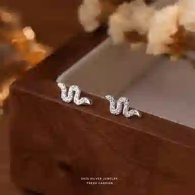 999