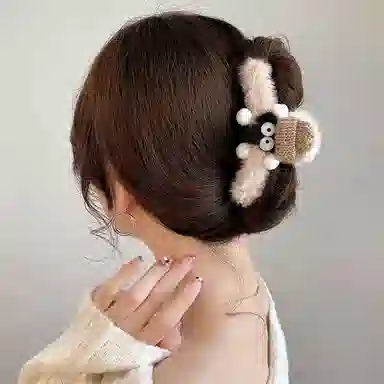 零界 毛绒煤球大眼鲨鱼夹设计感立体玩偶萌趣可爱日常出行头饰 涤纶 发夹 女款