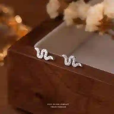 999