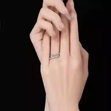 S925