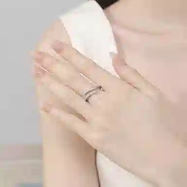 S925